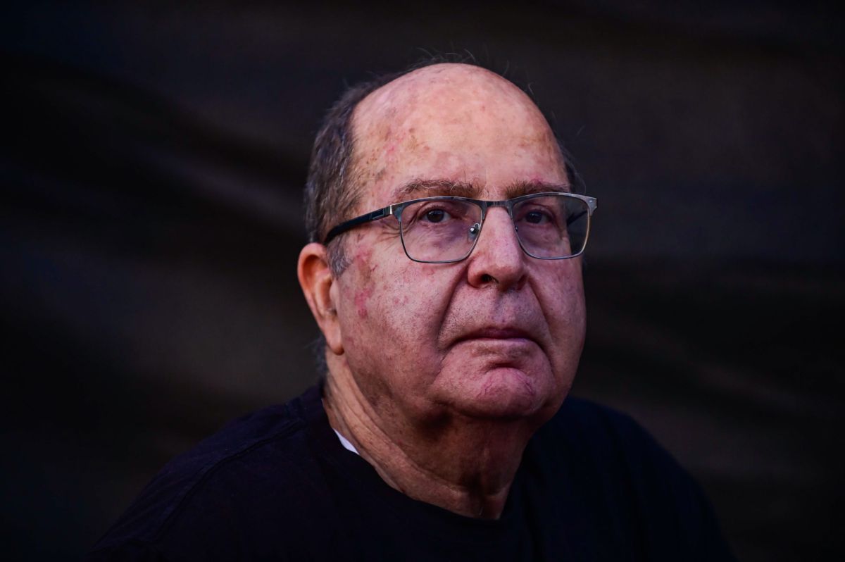 בוגי יעלון: נתניהו אחראי למותם של 2,000 אנשים