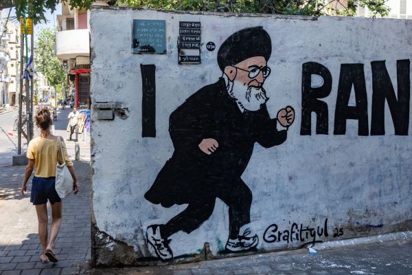 ישראל לא תתקוף באיראן, כעת; הצבא הלבנוני מציג מצג שווא