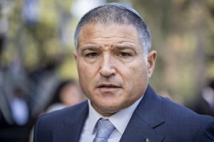 יאיר גולן: "אני לא סומך על דוד זיני בגלל שהוא חרד"ל"