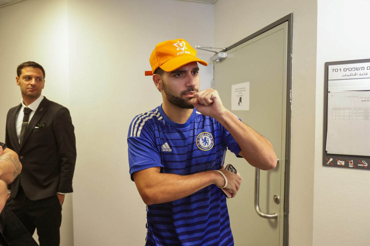 השמאל זועם: מרדכי דוד חסם את רכבו של אהרן ברק