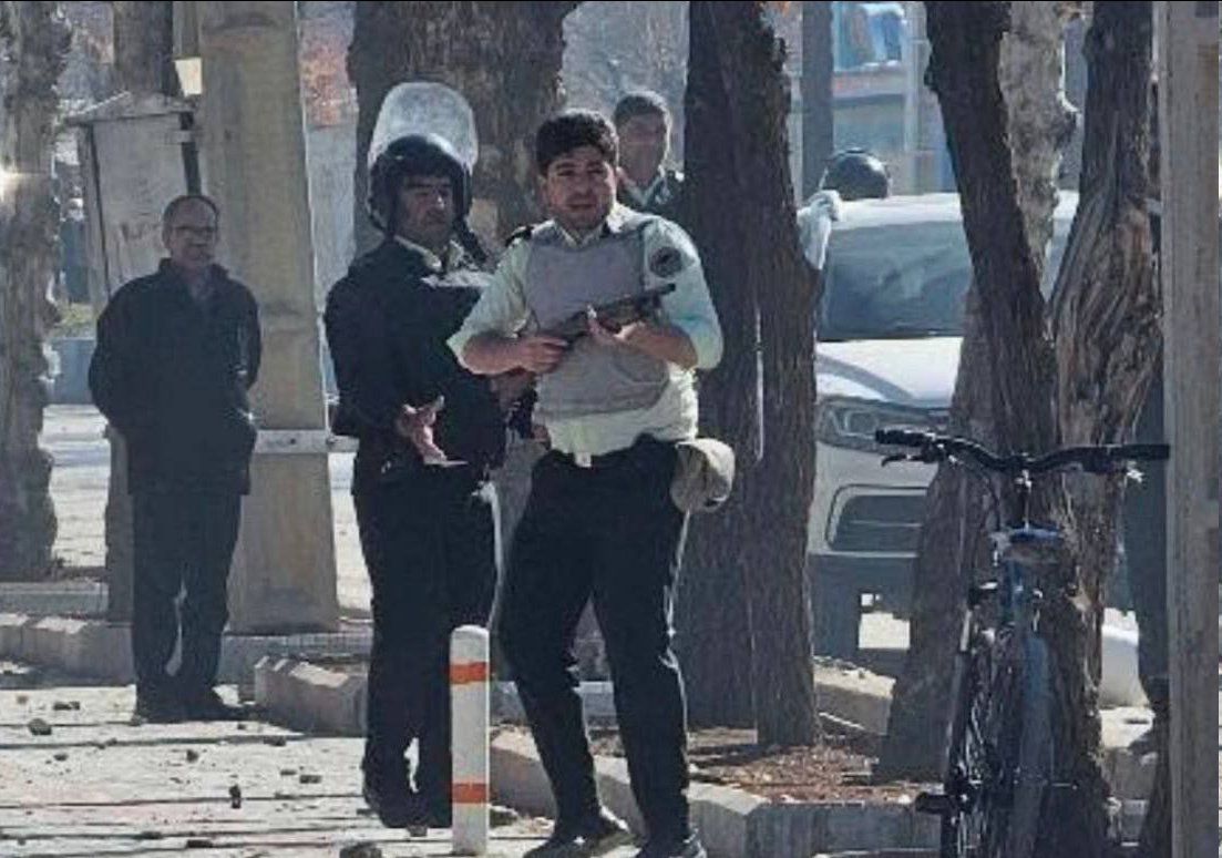 החמרה באיראן: המפגינים מדווחים על ירי והרוגים רבים