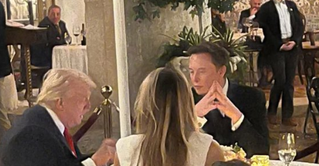 שוב חברים? טראמפ ומאסק צמודים בפתיחת השנה החדשה