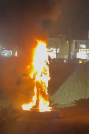 חם באיראן: המפגינים פתחו מתקפת הצתות נגד המשטר, כ-50 נהרגו