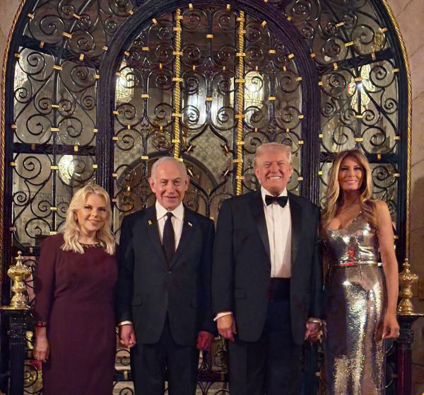 לפני החזרה לישראל: נתניהו השתתף במסיבה של טראמפ במאר-א-לאגו