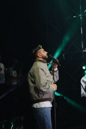 "אין על כפיר בעולם": ההופעה המרגשת של איתי לוי ללוחמים. צפו