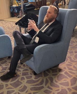 הצצה בלעדית ל"בחורים טובים 3". צפו