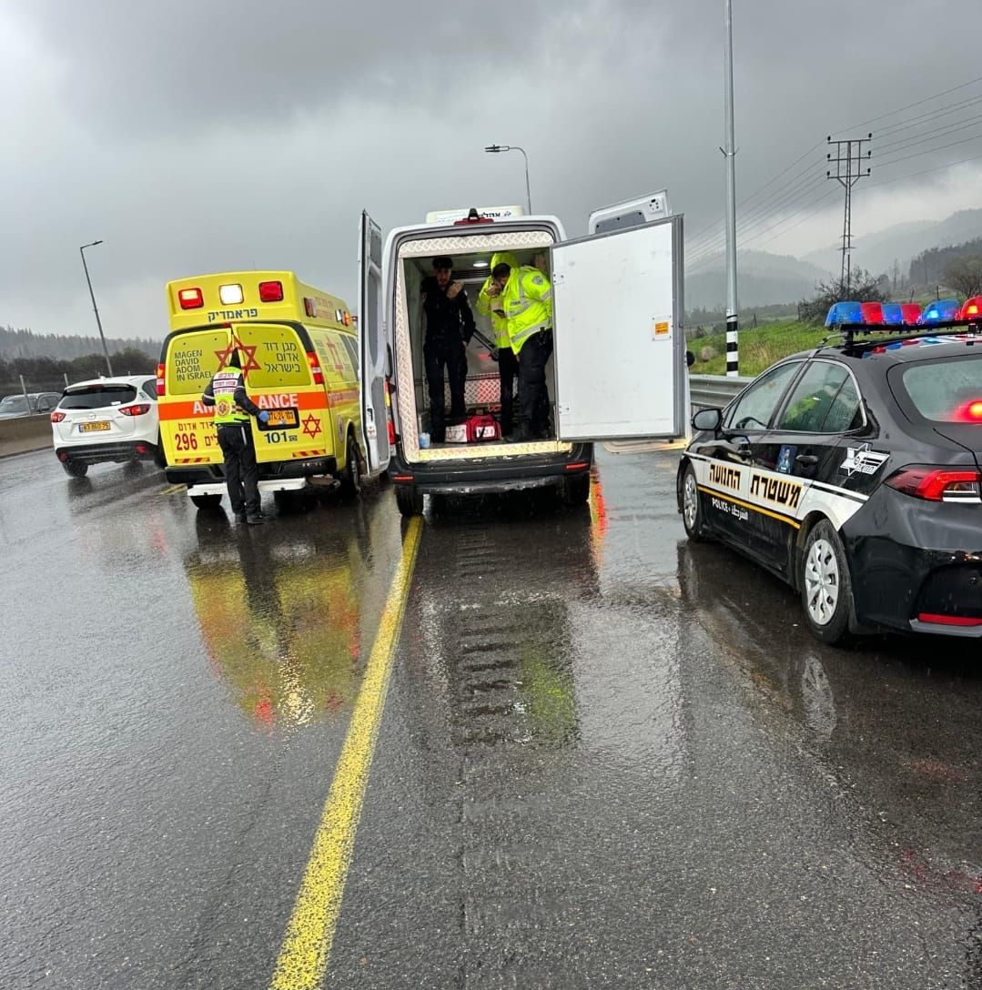 דרמה בכביש 1: אישה התמוטטה ברכב תוך כדי נסיעה - מצבה אנוש