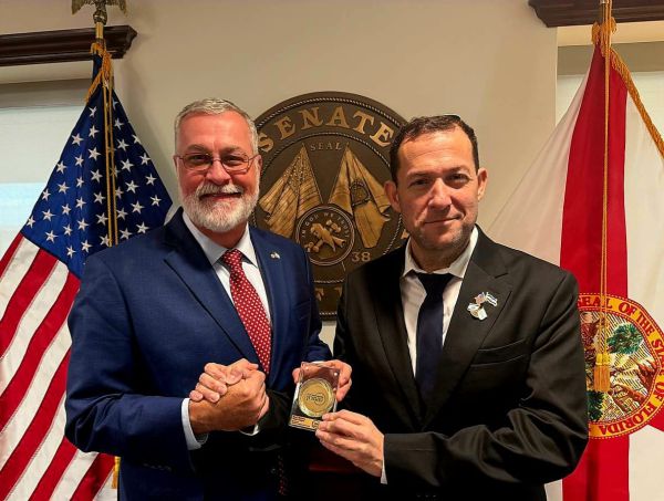 נשיא הסנאט בפלורידה התרגש: "תומכים באופן מוחלט בעם היהודי"