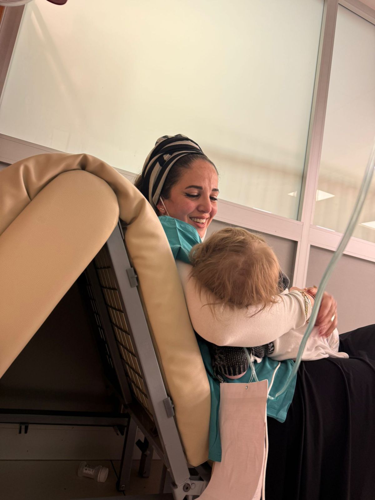 רגע מרגש בבית החולים: "חיבקתי, ליטפתי והרגעתי תינוק בן שנה"