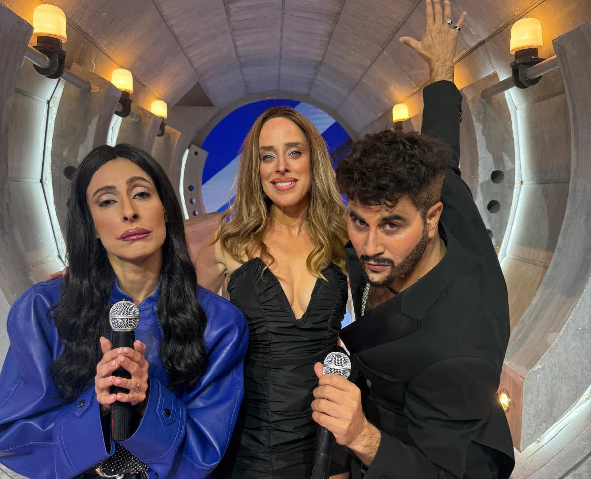 היישר מהכוכב הבא: נועם בתן מקבל חיקוי בארץ נהדרת | צפו