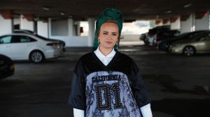 בין קודש להיפ-הופ: הזמרת הסרוגה אוריה שוברת מוסכמות בשיר חדש