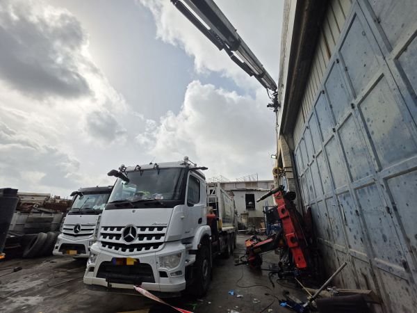 הקטל בענף הבנייה: פועל בן 52 נהרג לאחר שנפגע מחפץ כבד