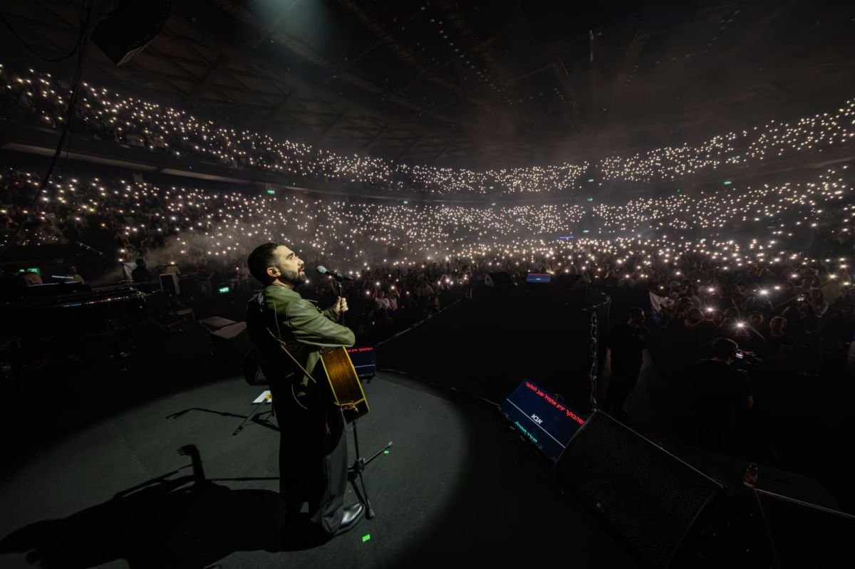 בן צור מצליח לעשות את מה שאף זמר סרוג לא עשה עד היום