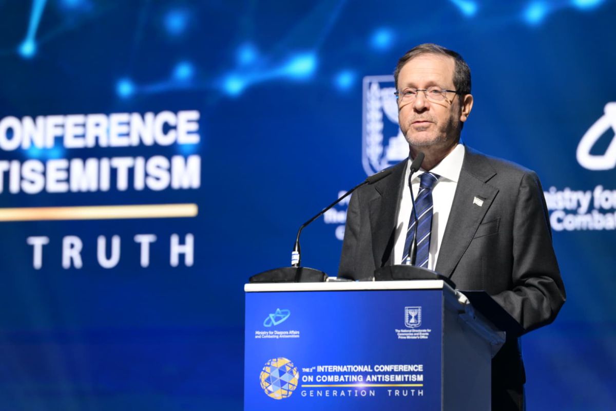 הנשיא הרצוג נגד ממדאני: שלילת זכותנו למדינה היא אנטישמיות