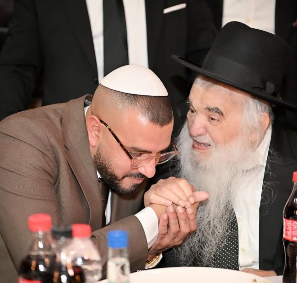 אחרי שאמר שהוא "בכלל חרדי": איתי לוי חוגג הילולה