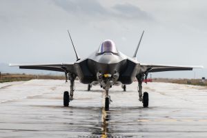 חיזוק לחיל האוויר: 3 מטוסי F-35 נחתו בישראל | צפו