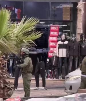כוחות הביטחון עצרו את החשודים שהתחזו לחיילים ושדדו חנויות