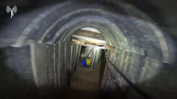 עם 3 חדרי שהייה: צה"ל השמיד מנהרה נרחבת בעזה | צפו