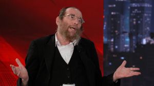 איש דגל התורה: יש חזירים בציונות הדתית. בליכוד נבלות. האזינו