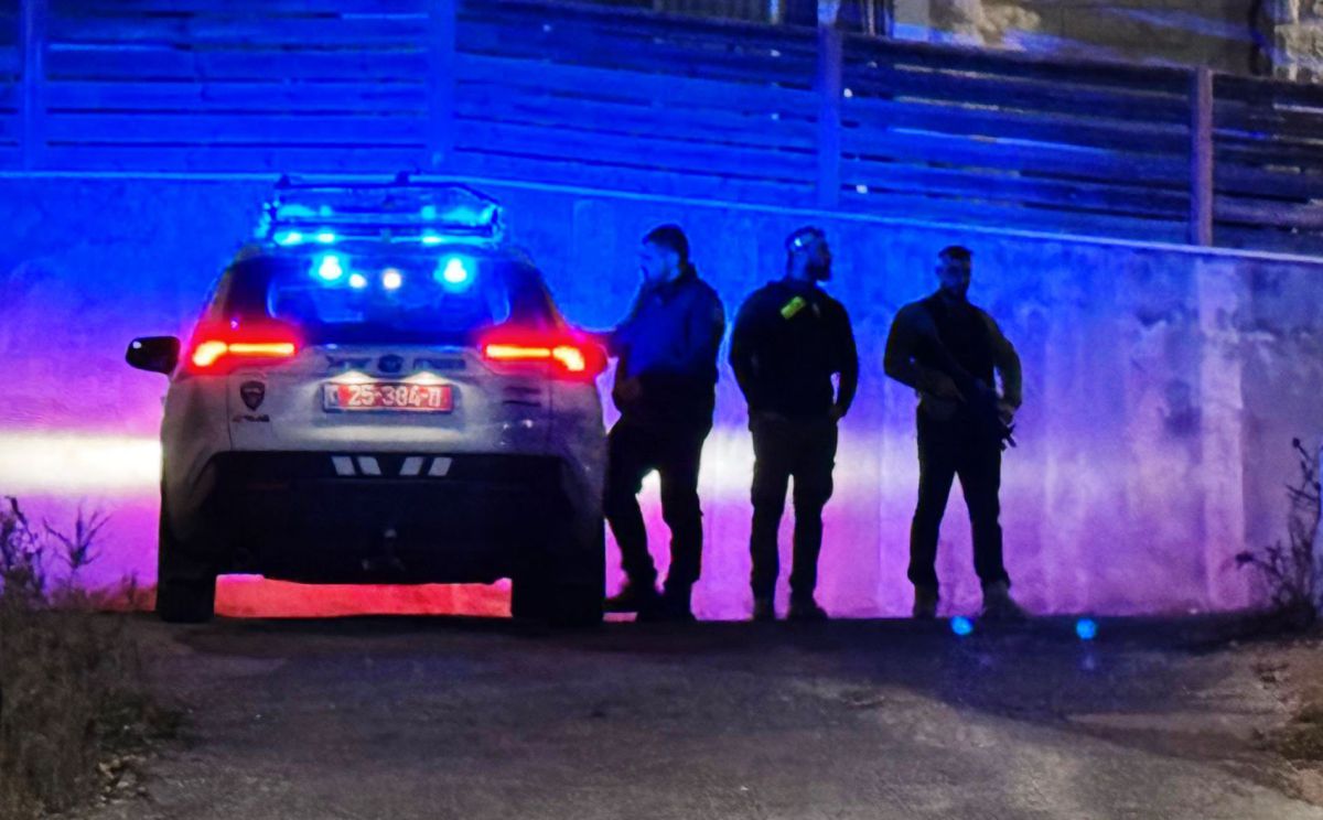 פשיטה לילית: רופא נעצר בחשד שרצח את אחיו