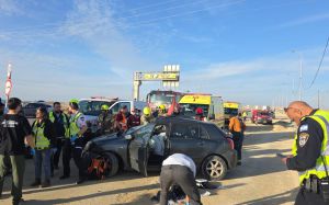 משאית פגעה ברכב פרטי: הרוגה ו-2 פצועים בתאונה בכביש 40