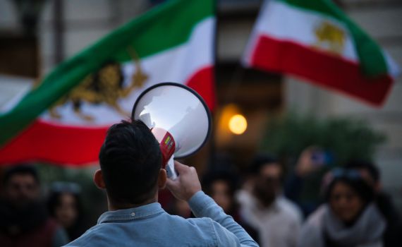 המשטר באיראן מודה: לפחות 5,000 הרוגים במחאות