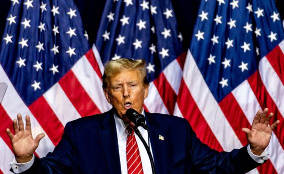 טראמפ בוחן: מכה צבאית שתפיח חיים במחאה באיראן