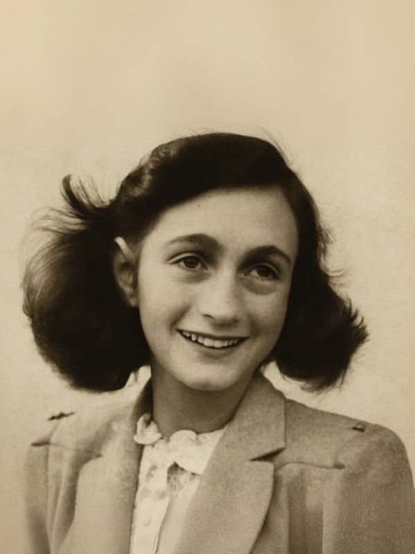 בגיל 96: הלכה לעולמה אווה שלוס, אחותה של אנה פרנק