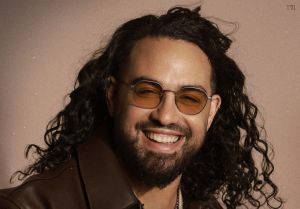 "בכל מקום שלא תלך - תמצא את אלוהים": בניה ברבי בשיר חדש