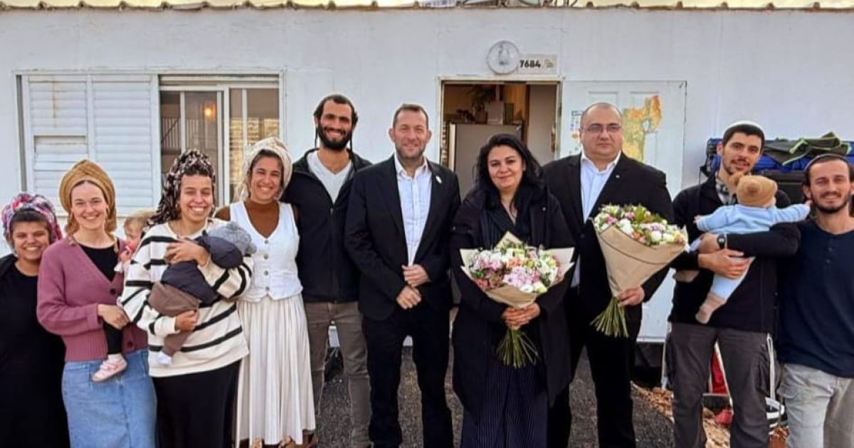 לראשונה: חברי הפרלמנט האירופי ביקרו בהתיישבות הצעירה