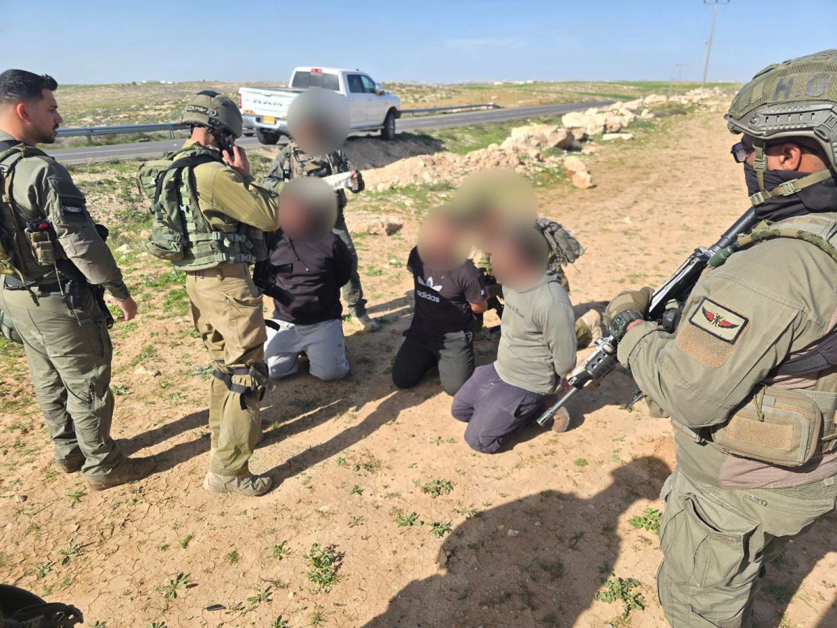 שלושה פלסטינים חשודים שתקפו קטינים באבנים ואלות