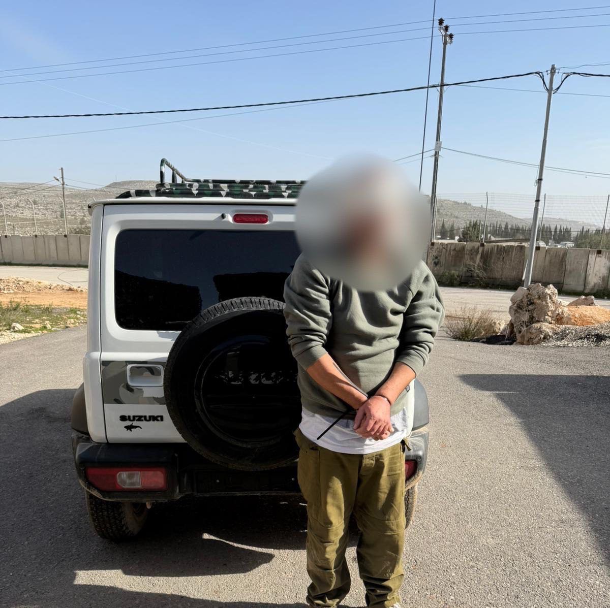 כשהוא לובש מדי צה"ל: פלסטיני נעצר לאחר שנהג ברכב גנוב