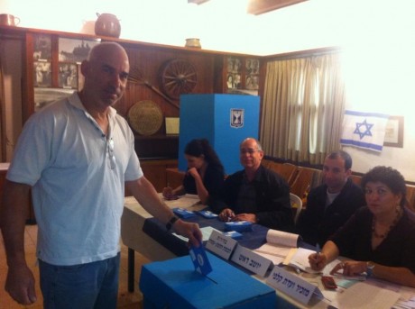 184598_10151390465668120_461676639_n