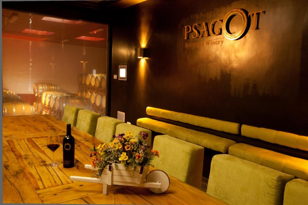 שולחן אבירים יקב פסגות 2 ברוך גרינברג (Medium)