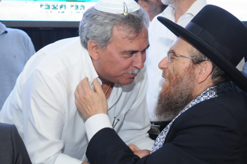 הגר'י ברדא עם איש העסקים נחום ביתן, בעל ענקית הקמעונאות יינות ביתן