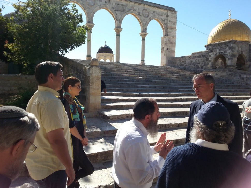 חברי קונגרס בביקור יהודי בהר הבית (1)