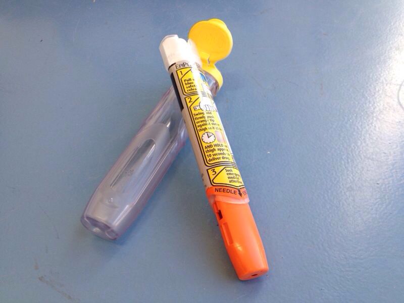 מזרק אפיפן לאחר שימוש