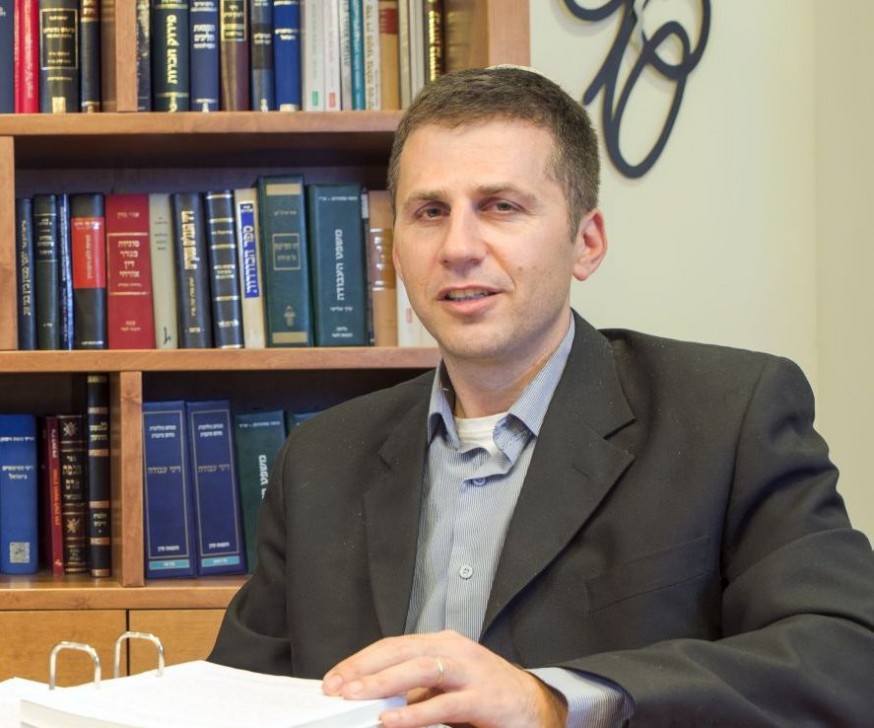 תמונה אילן משרד2