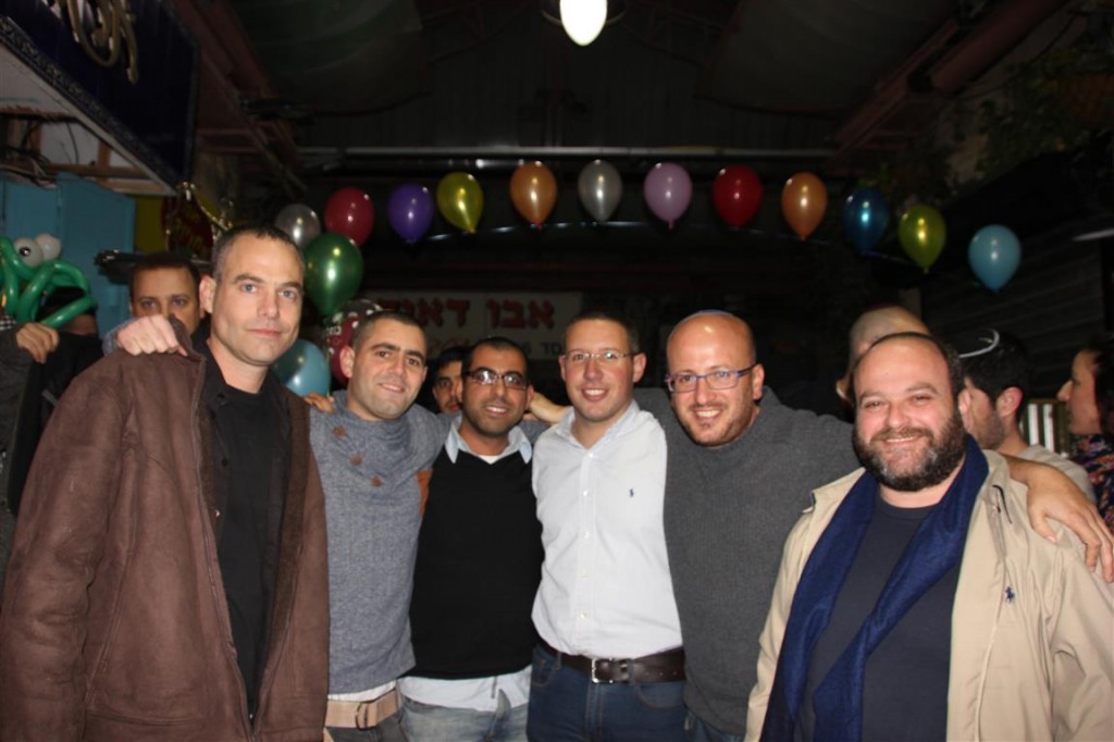 מסיבת הודיה לה' (Medium)