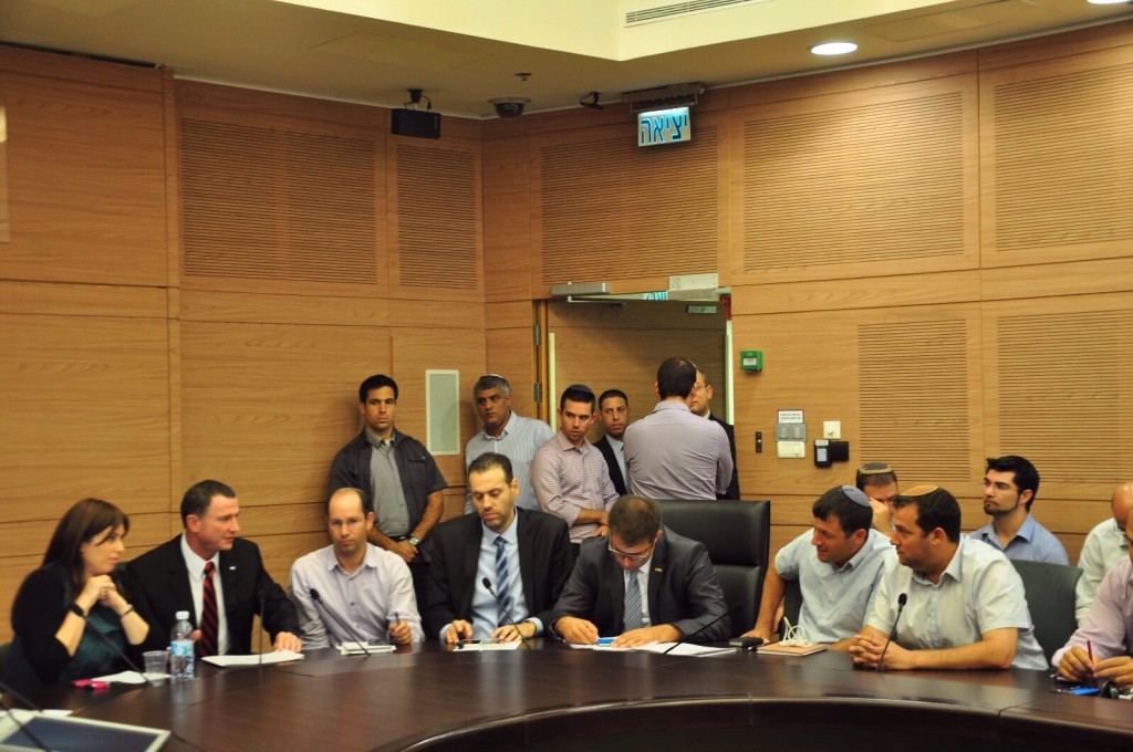 Asyr0-3pr4ZZhOzWb9GQW0av-sy7ARnifm_3MTa5pOi3