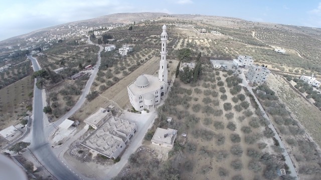 בורין. מבנה לא חוקי על אדמות מדינה. צו הריסה + הפרת צו ביניים
