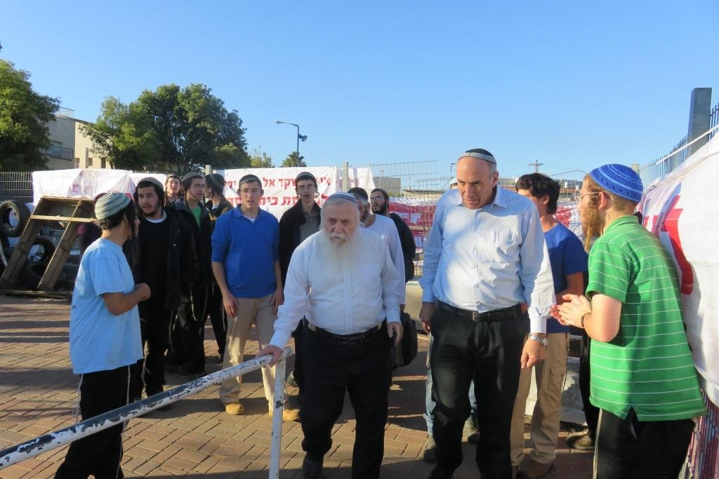 רבנים 2 - קרדיט מתפללי בית הכנסת