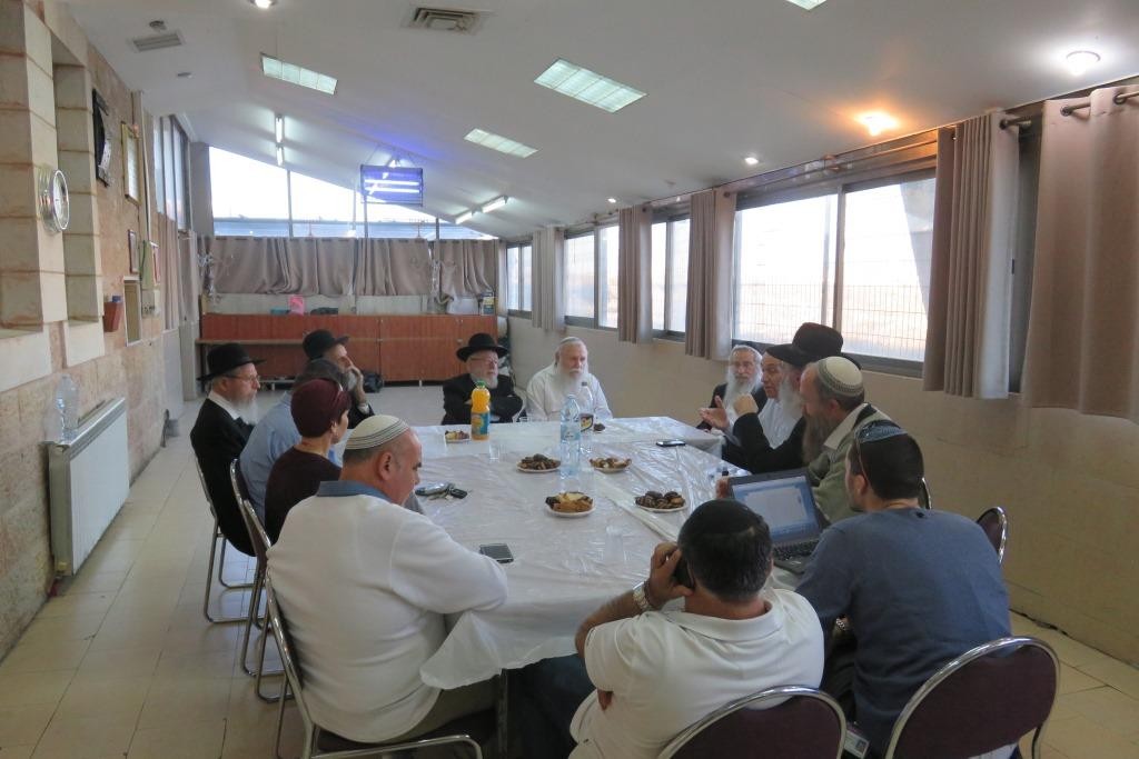 רבנים 5 - קרדיט מתפללי בית הכנסת