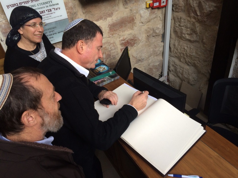 Ar9oTBep_TMJc3C3TzQIevVHbOzpi6e3BvqDjvHEnS89