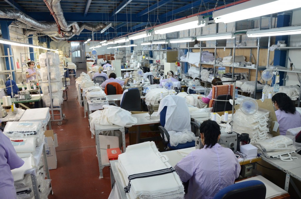 מפעל משכן התכלת מאות סוגי טליתות