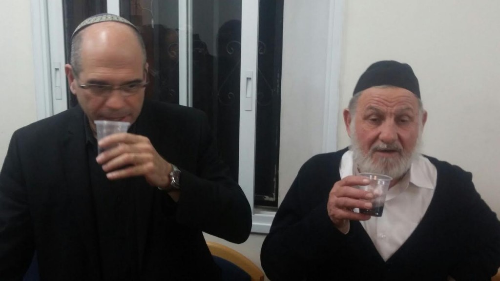 שותים לחיים. חמינדוס