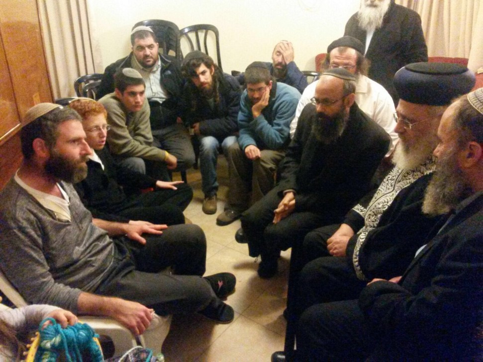 AtP09zOzq1Am_F40npe7ta4WVWc12eorXHzheOUCPnVx