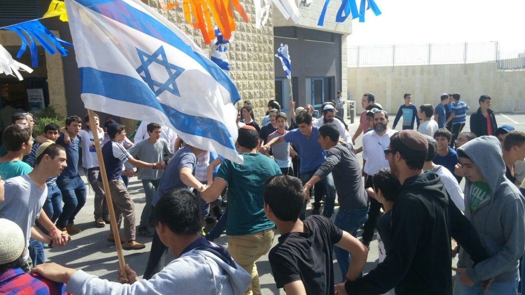 AqUbCGe9SvzmdYW6G8-Qri3-7D2lU5TJu2yyFqNA20Jd