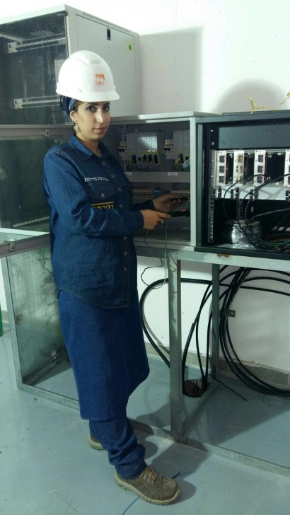 הודיה גנן, חשמלאית בחברת החשמל