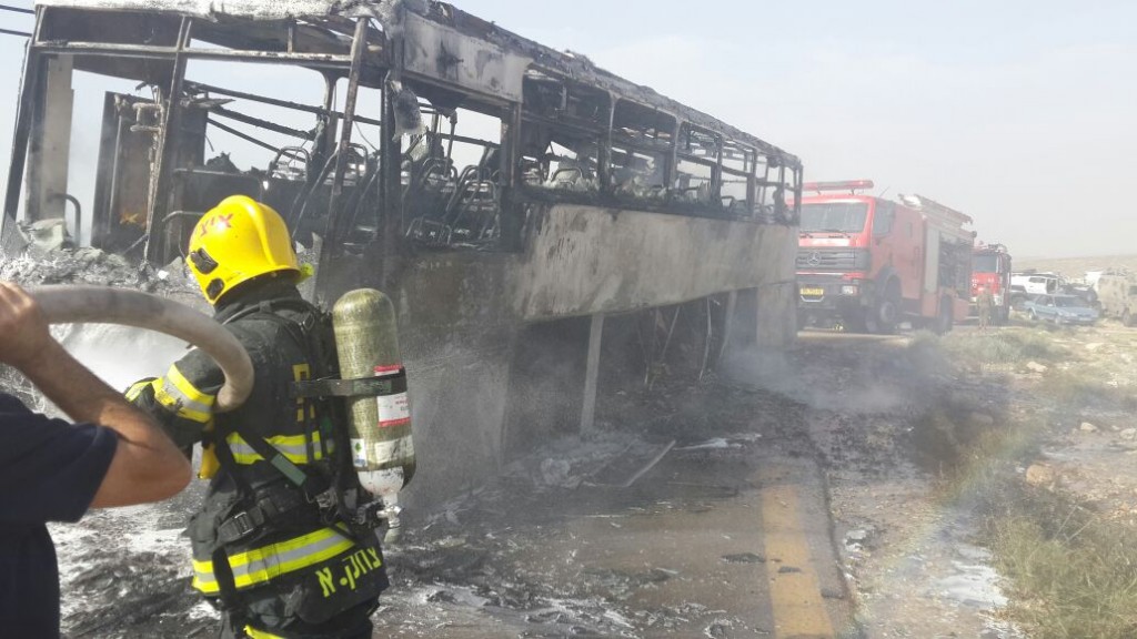 AvLycA-zg_Lk-oNCp-ML0Igxgo3A5qVs9Y5AS-JPSnyN